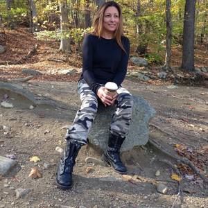 Meet your Posher, Desiree